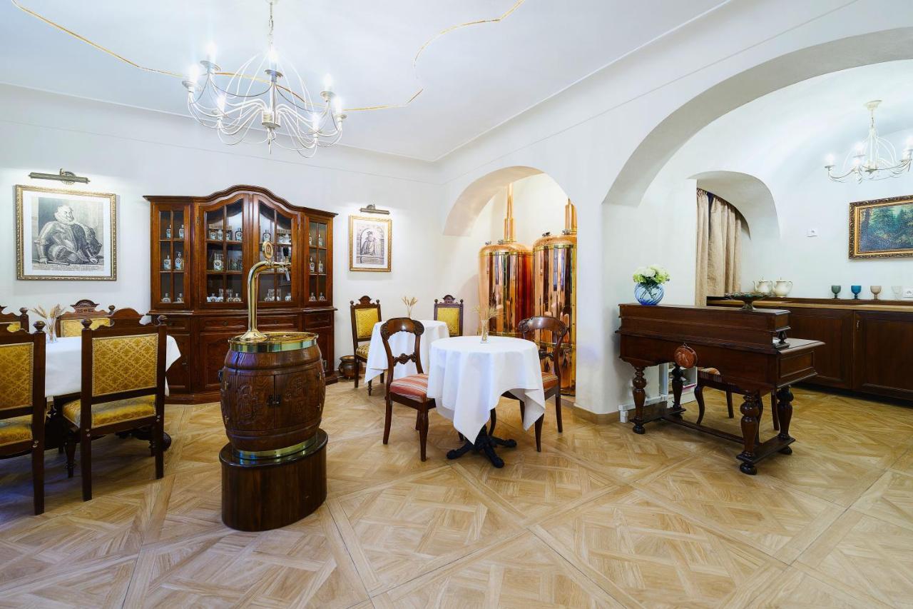 Spa Beerland Chateaux - U Zlate Hrusky / At Golden Pear Prag Dış mekan fotoğraf