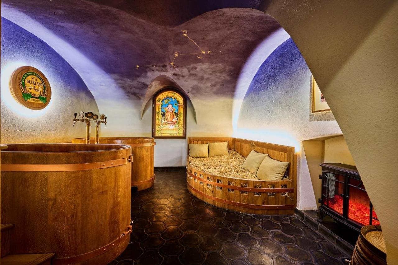 Spa Beerland Chateaux - U Zlate Hrusky / At Golden Pear Prag Dış mekan fotoğraf