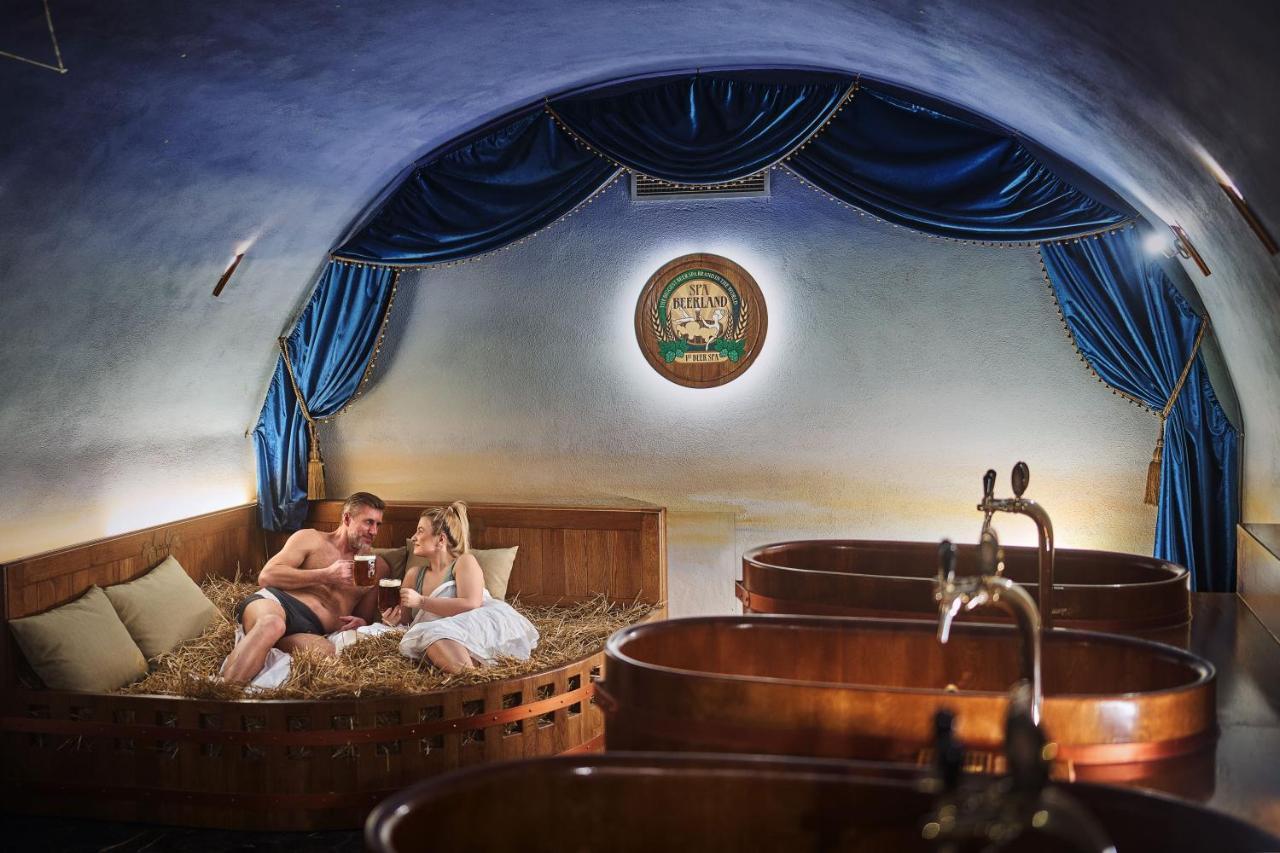 Spa Beerland Chateaux - U Zlate Hrusky / At Golden Pear Prag Dış mekan fotoğraf